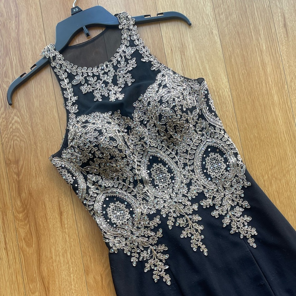 Elegant Black and Gold Embellished Dress - Picture 3 of 11